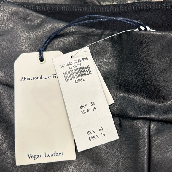Abercrombie & Fitch Vegan Leather Leggings - Picture 5 of 6